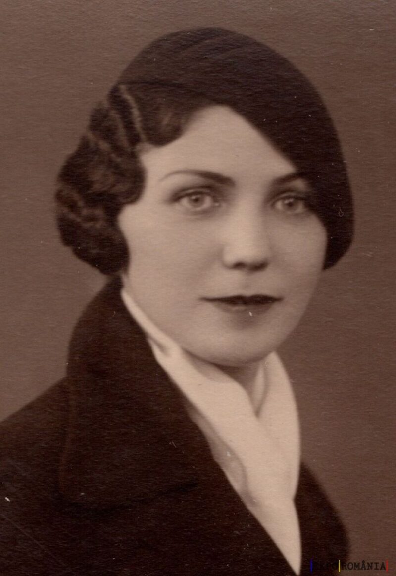 Portret elegant al unei femei din trecut