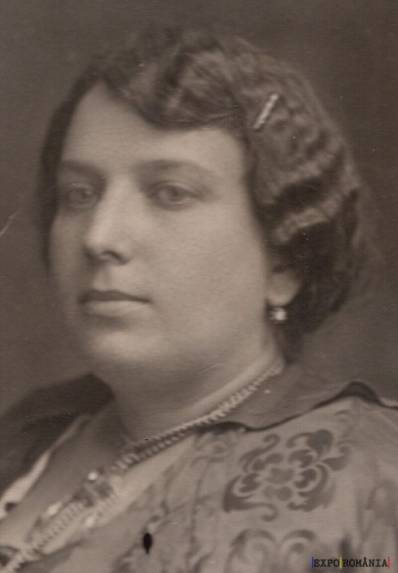 Portret de femeie din anii treizeci