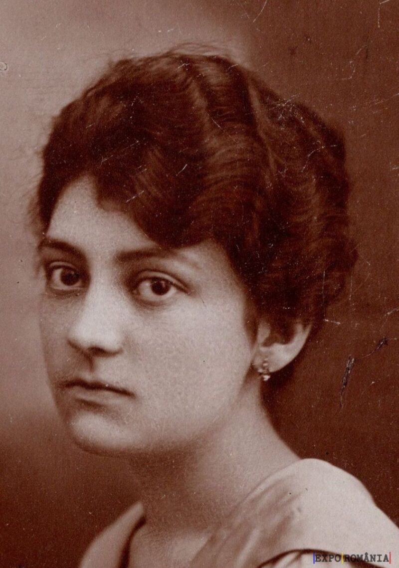 Portret vintage al unei tinere doamne