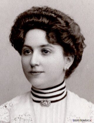 Portret de epocă al unei femei elegante