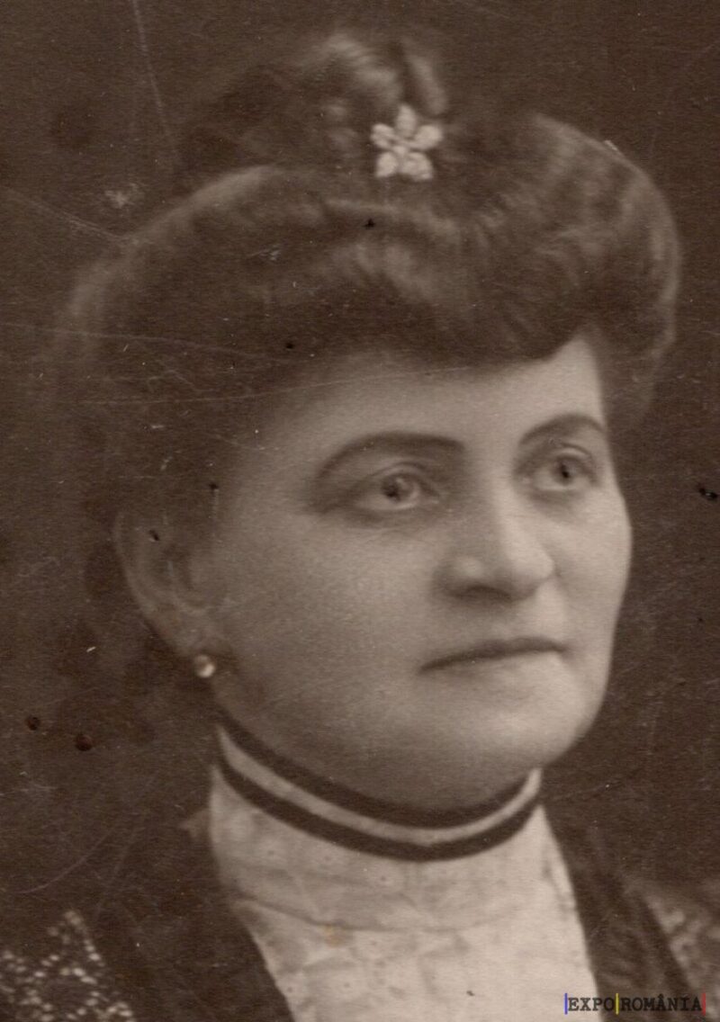 Portret de femeie din epoca victoriană