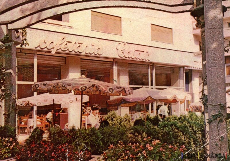 Terasa unei cofetării tradiționale românești