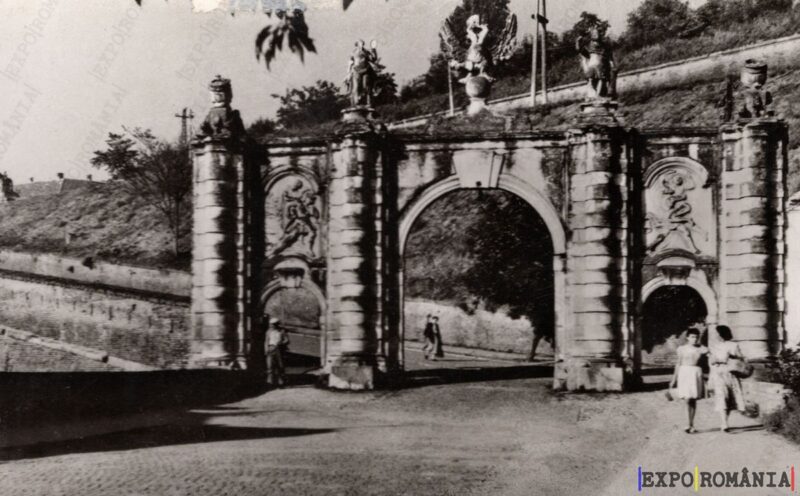 Carte poștală Alba Iulia Poarta de Jos - anii '60