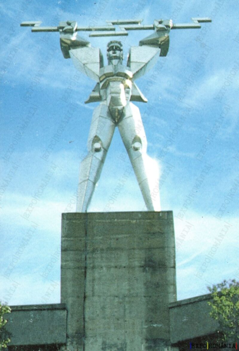 Carte poștală Vidraru Monumentul Electrificarii - anii '80