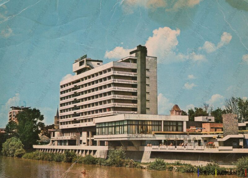 Carte poștală Oradea Hotel Dacia - anii '70