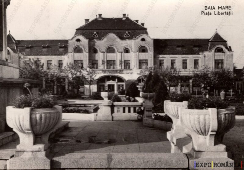 Carte poștală Baia Mare Piata Libertatii - anii '60