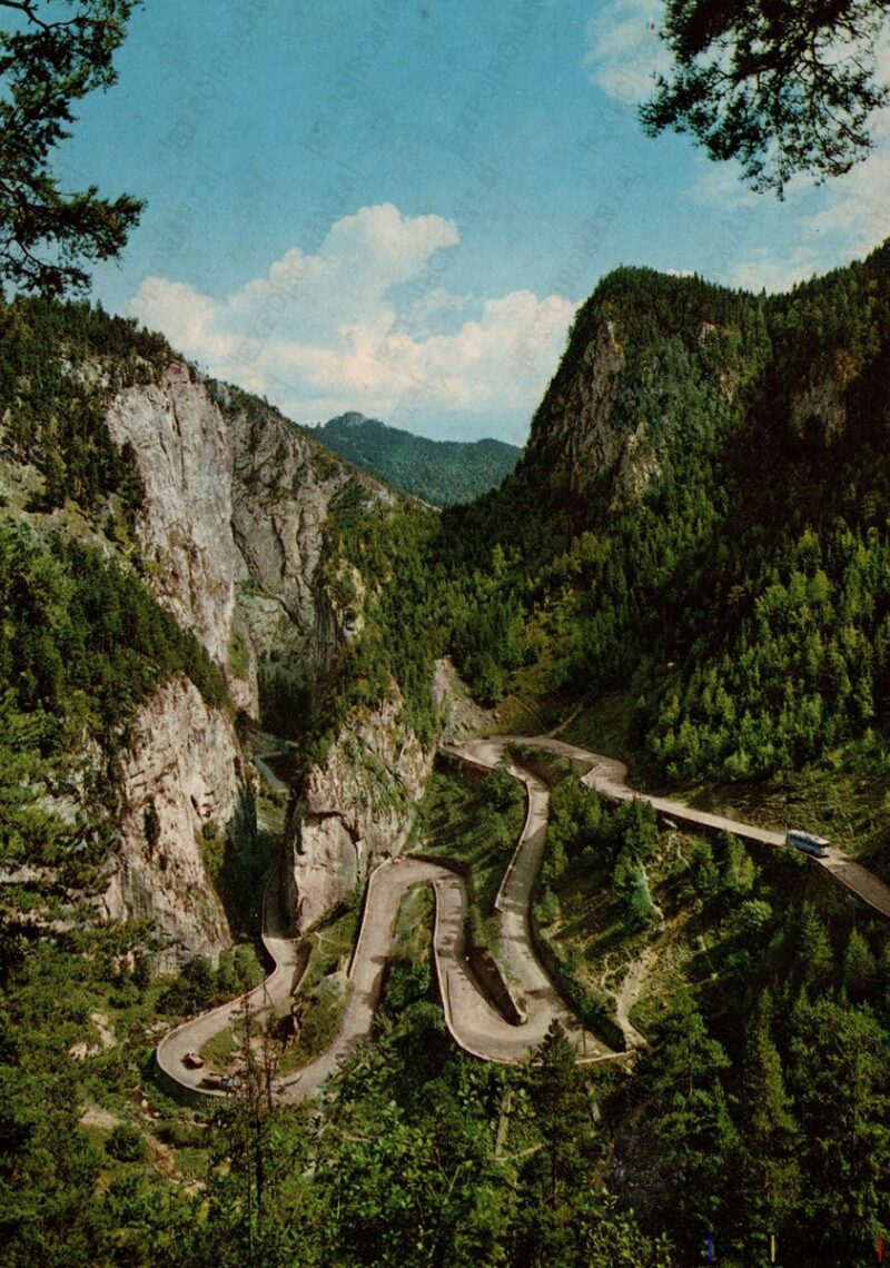 Carte poștală Cheile Bicazului Autocar pe Serpentine - anii '70