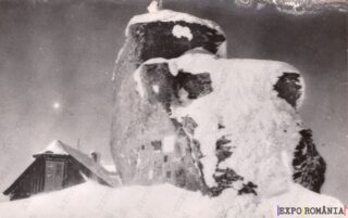 Carte poștală Muntii Bucegi Varful Omu și Cabana Omu - anii '60