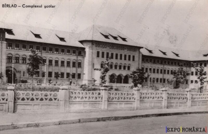 Carte poștală Barlad Complexul Scolar - anii '50