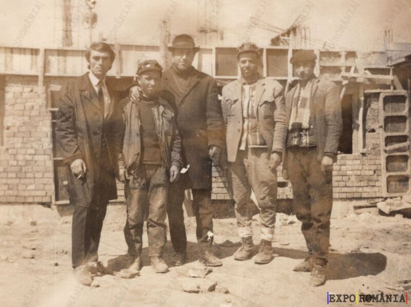 Muncitori în Construcții Uzina Industriala - Anii '60