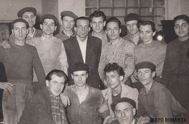 Muncitori în Sala de Mese - Anii '60