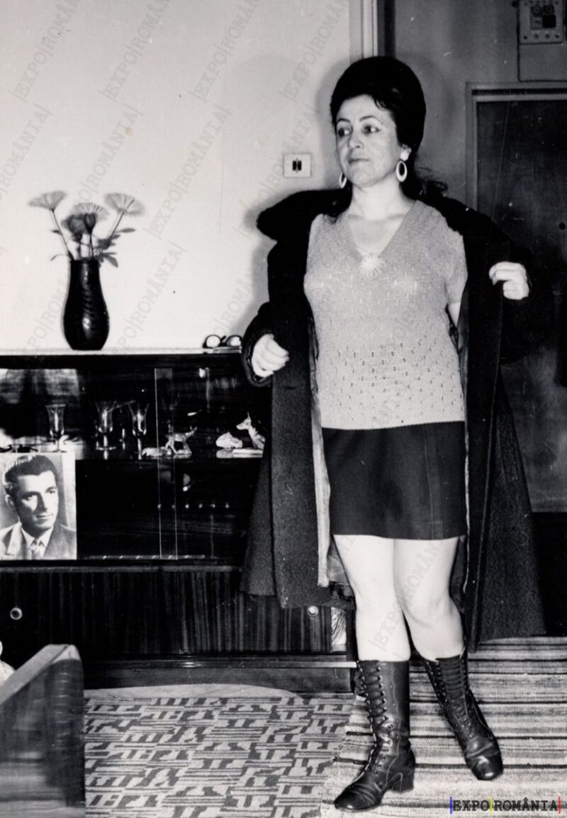 Femeie în Apartament - Anii '70